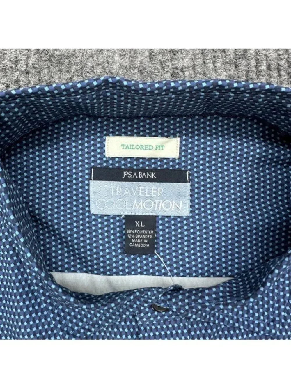 Jos A Bank Tailored Fit Traveler Cool Motion LS Button Up Shirt Mens size XL NEW